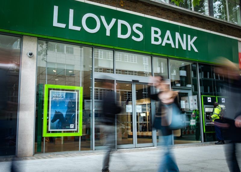 Lloyds-Bank-cuts-interest-rates